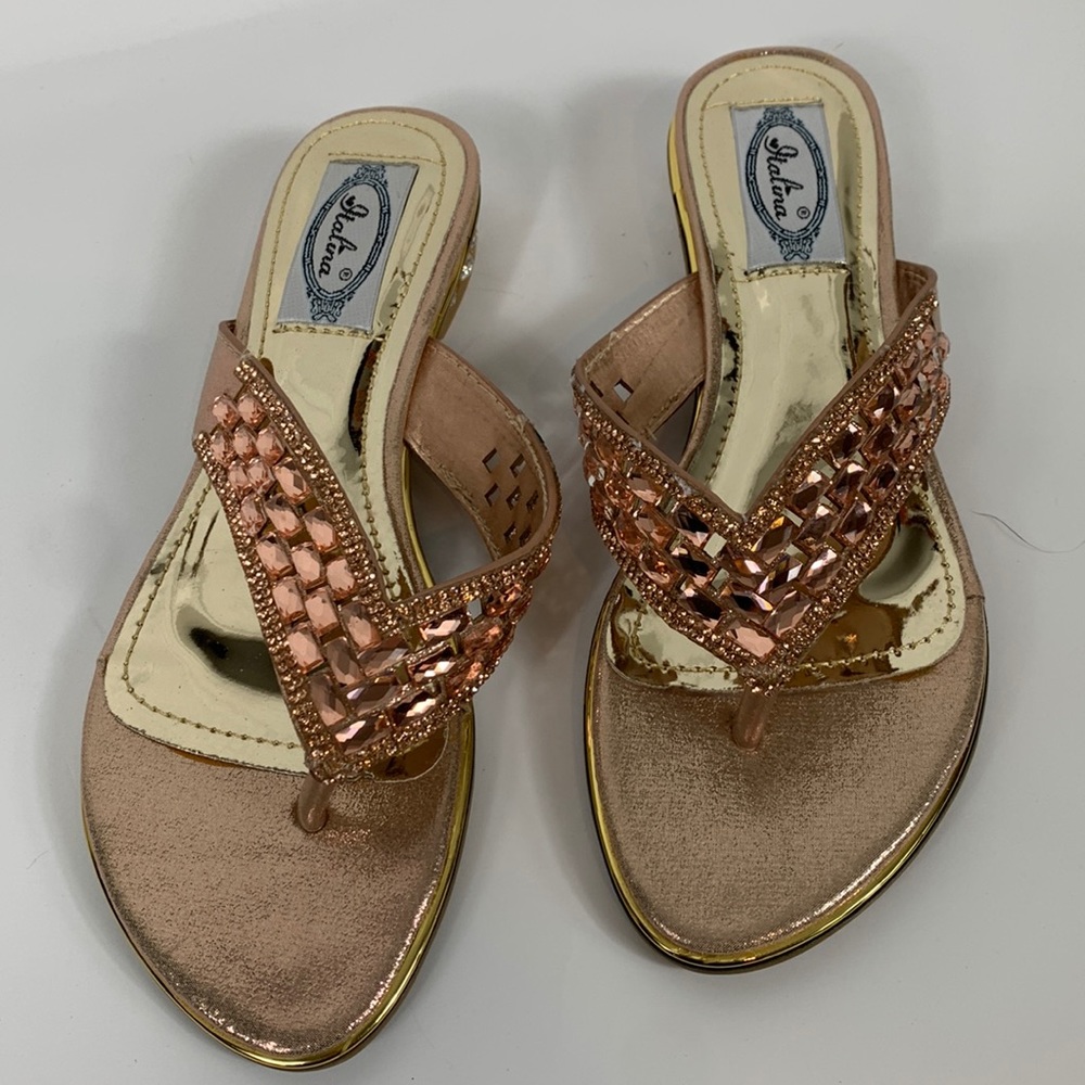 NWOT Italina rose gold colored open toed sandals size 7
